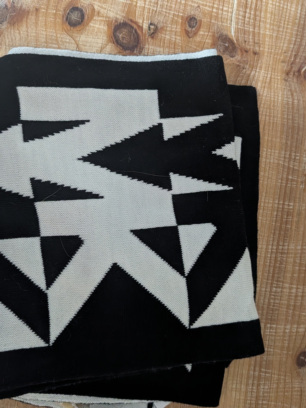 Michael Kors Black and White Geometric Knit Scarf